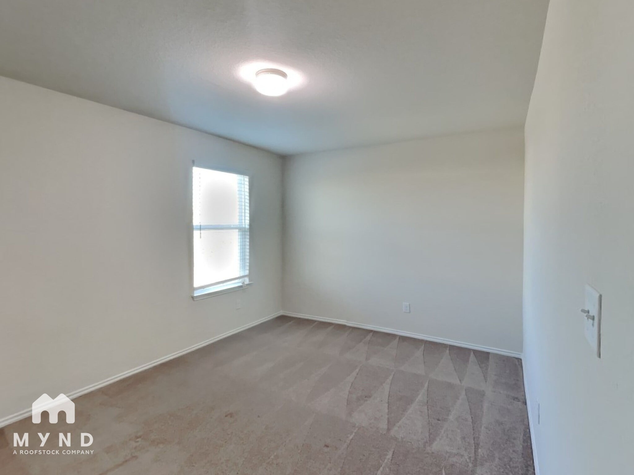 Building Photo - 9919 Silver Spoon