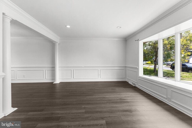 Building Photo - 215 Dolores Dr