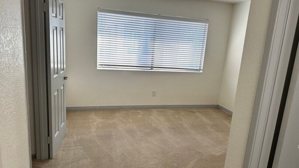 Building Photo - 78650 Avenue 42