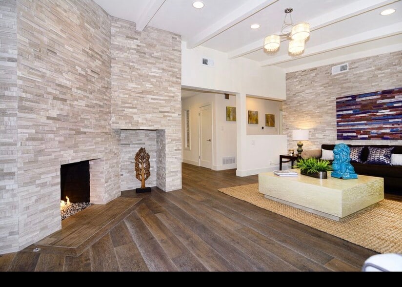 Building Photo - 15643 Woodfield Pl