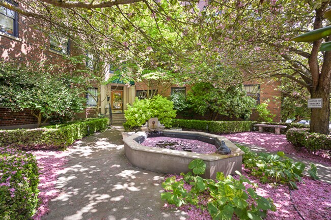 Building Photo - Astor Court Apartments