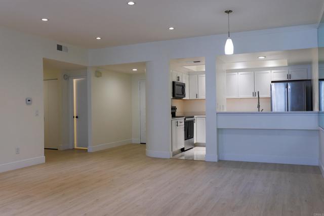 Building Photo - 3976 Nobel Dr