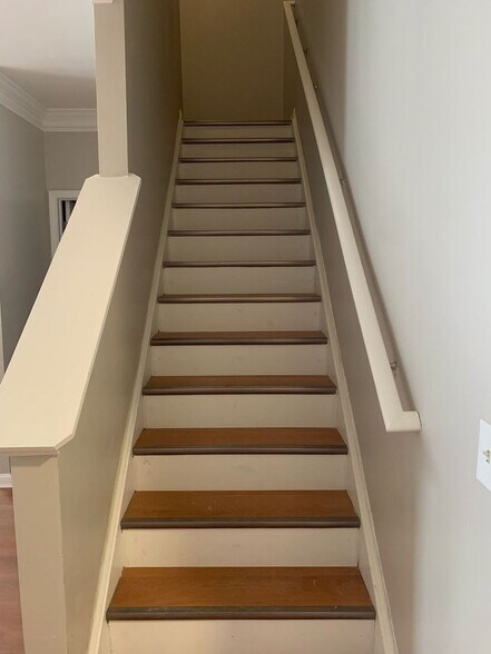 Building Photo - 1610 Chattahoochee Ct