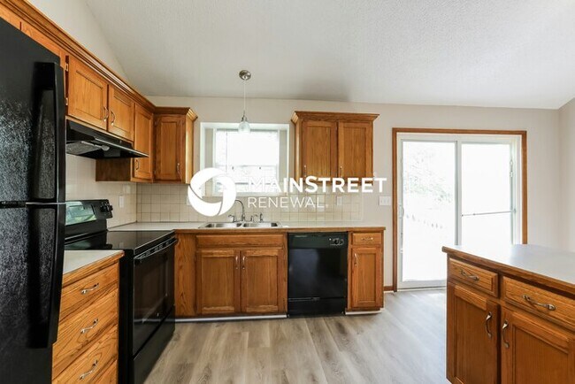 Building Photo - 3 Bedroom Pet-Friendly Home in Belton, MO with Main Street Renewal
