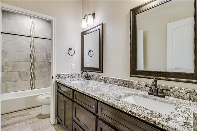 Building Photo - 6537 Paddington Dr