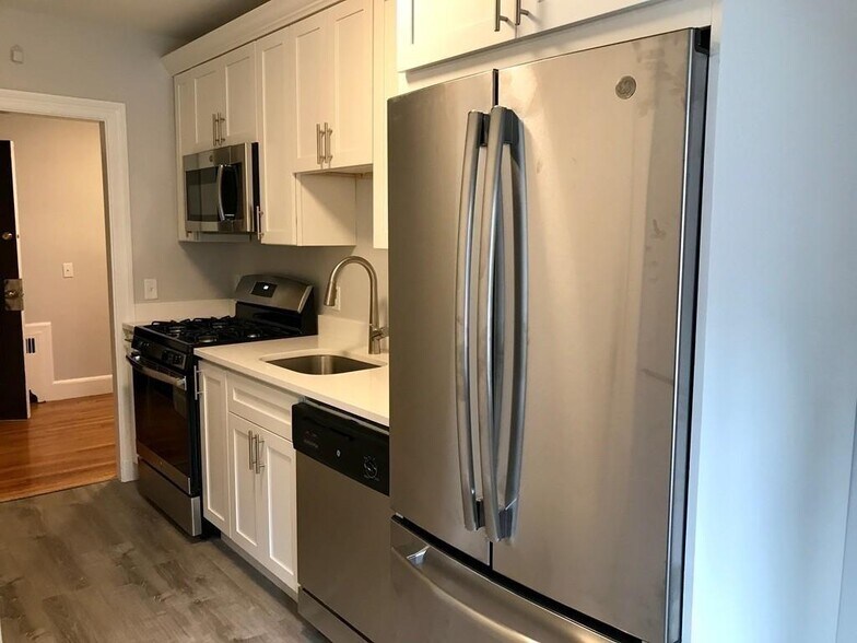 Building Photo - 14 Mount Ida St