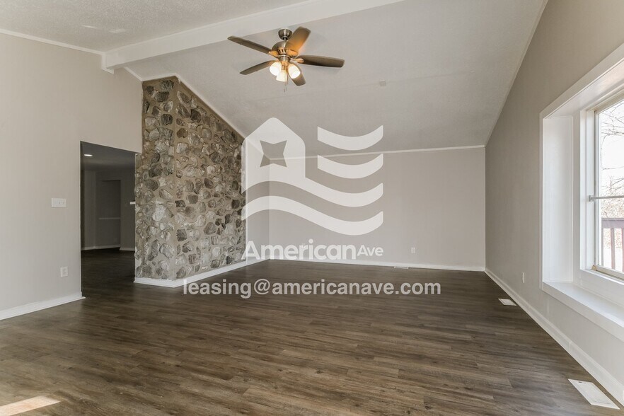 Building Photo - 2480 Redman Rd