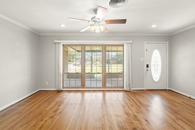 Building Photo - 1411 Conrad Sauer Dr