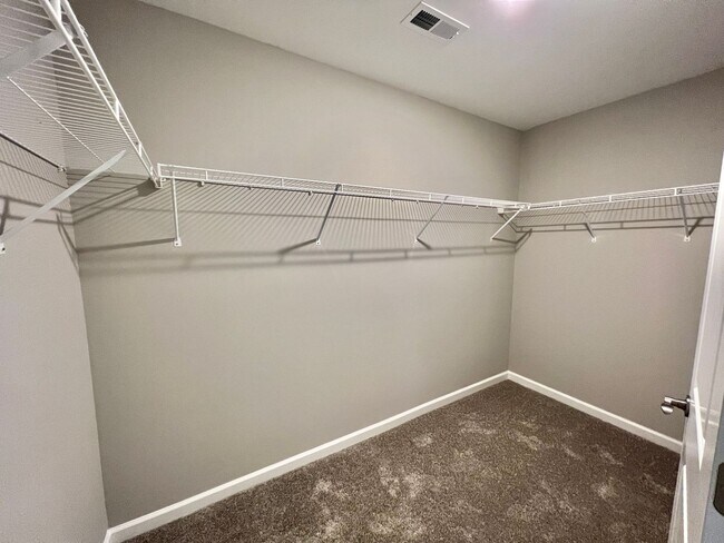 Building Photo - Like New 4 Bedroom Home w/ 2 Car Garage