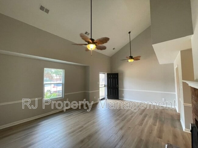 Building Photo - 6913 Snyder Rd