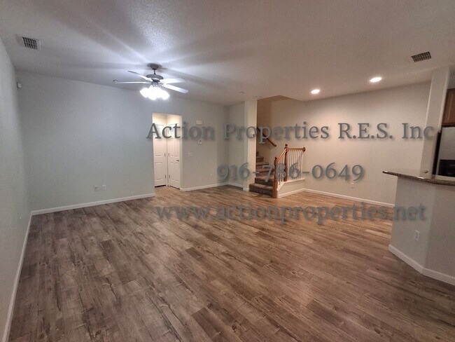 Building Photo - 2308 Las Palomas Loop