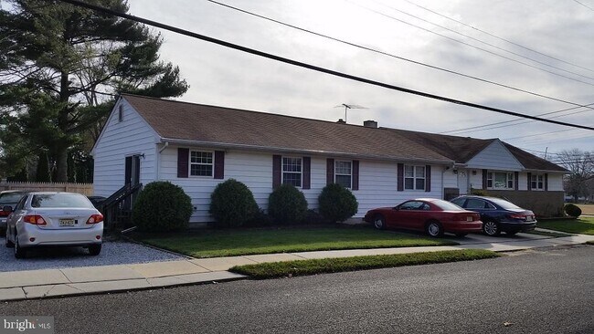 Building Photo - 123 Harvard Rd