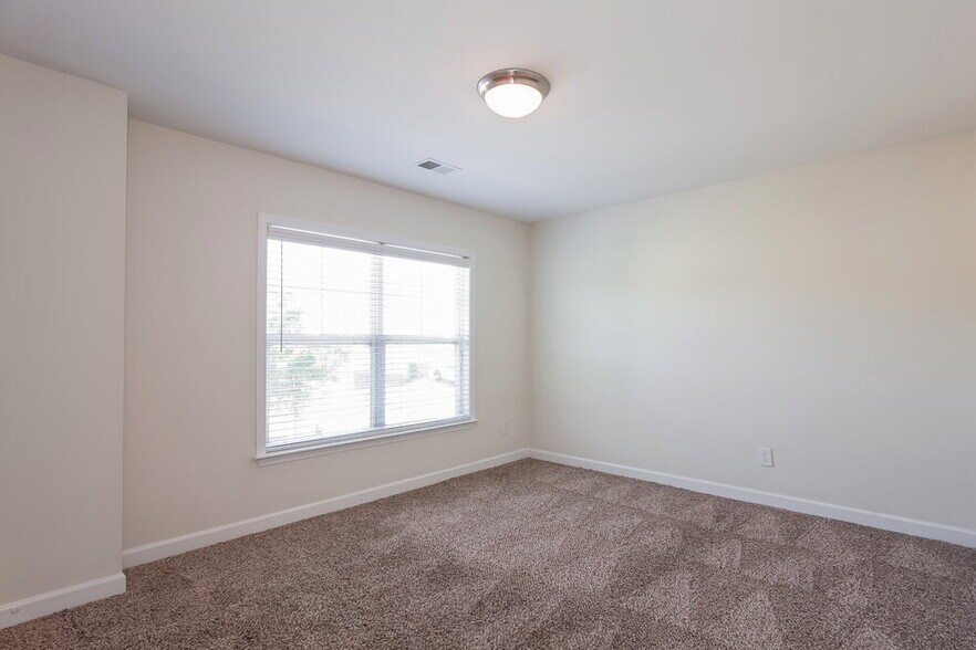 Building Photo - 13944 Mallard Lake Rd