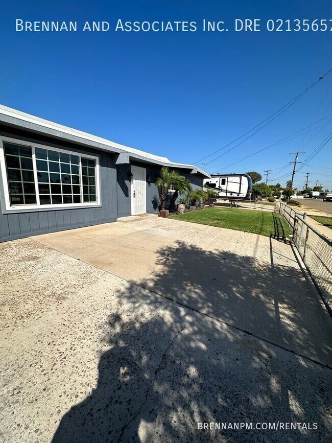 Building Photo - 820 Hickory Ct