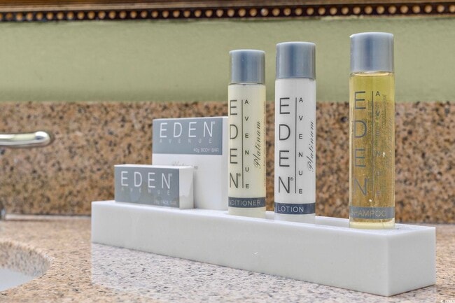 Building Photo - 6804 N Ocean Blvd