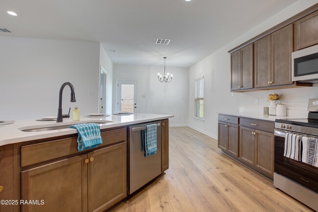 Building Photo - 209 Tatum Ln