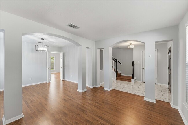 Building Photo - 3111 Glenwood Dr