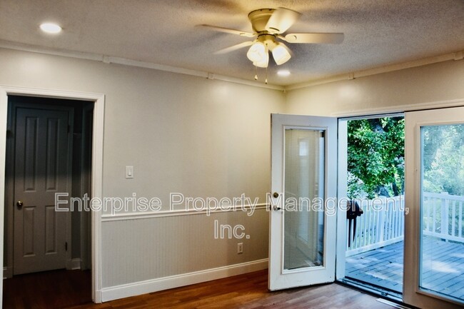 Building Photo - 3238 Highland Park Pl