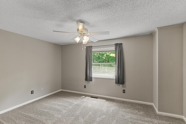 Building Photo - 115 Candlebrook Dr
