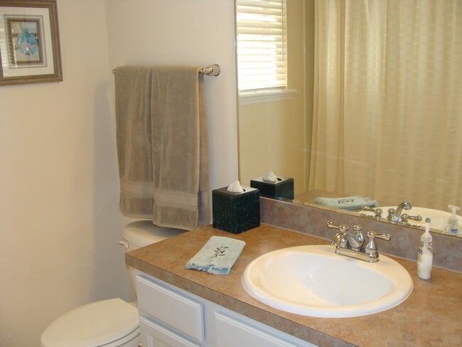 Building Photo - 660 Porta Rosa Circle