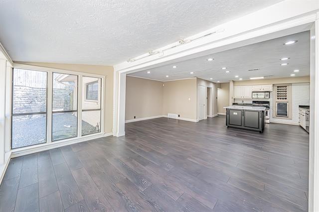 Building Photo - 1034 Tipperary Dr