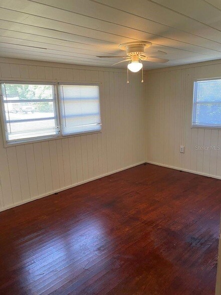 Building Photo - 890 Vincent Dr