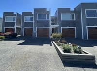 Building Photo - 2305 Skyline Way