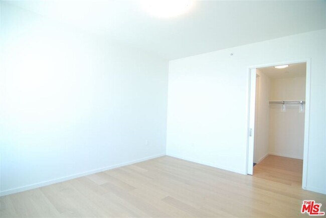 Building Photo - 889 Francisco St