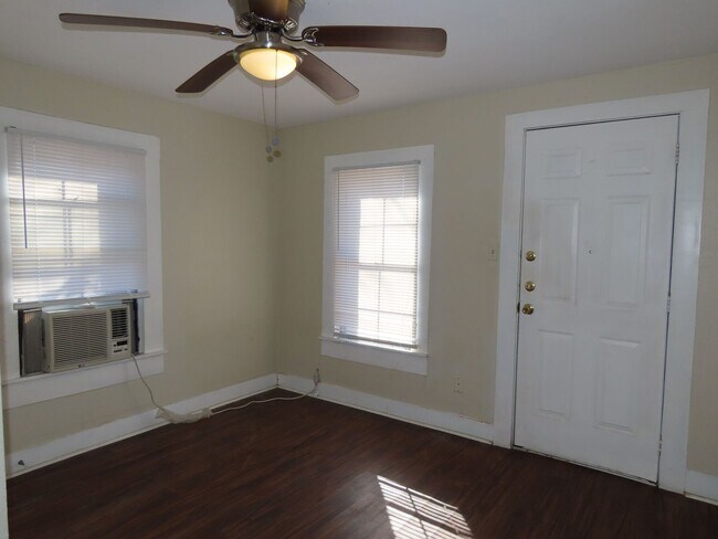 Building Photo - Charming 2 Bedroom, 1 Bathroom House in Tyler!