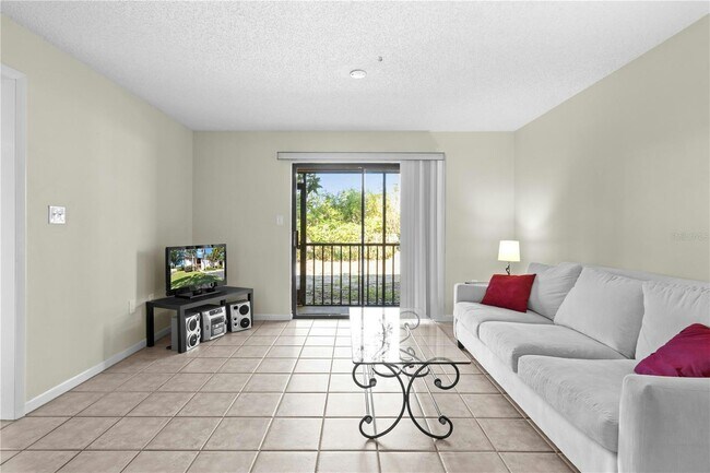 Building Photo - 2851 SW 32nd Ave