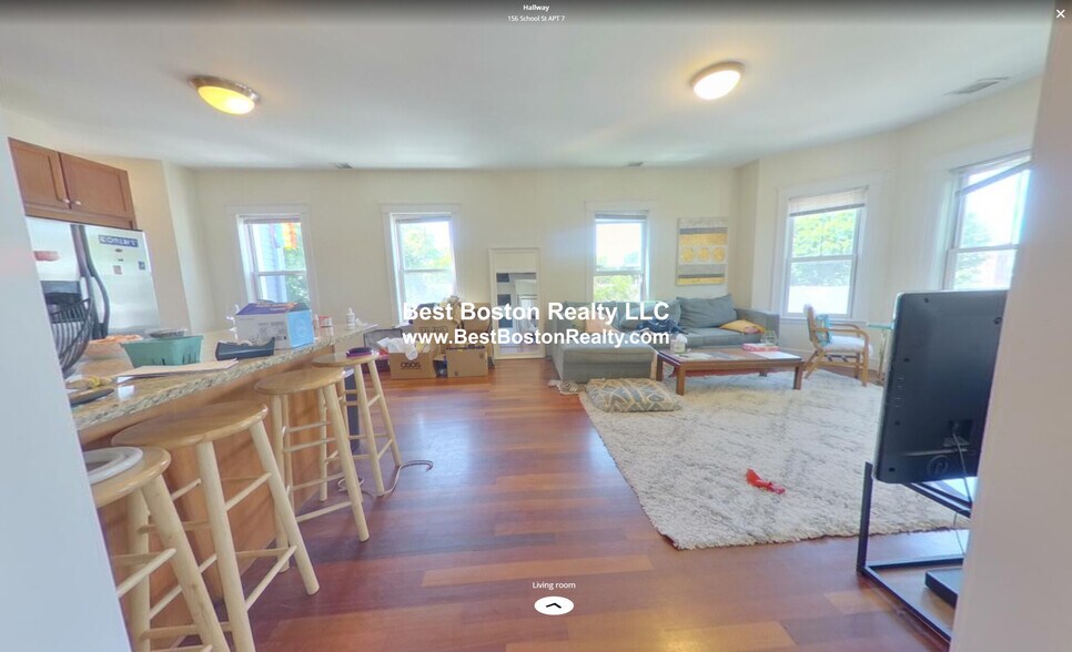 Building Photo - 156 School St