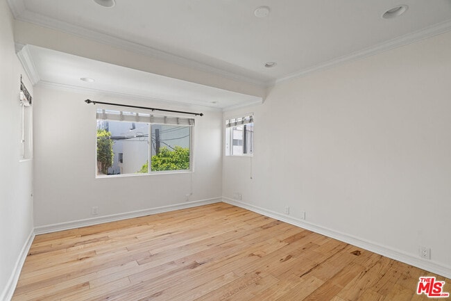 Building Photo - 2438 5th St