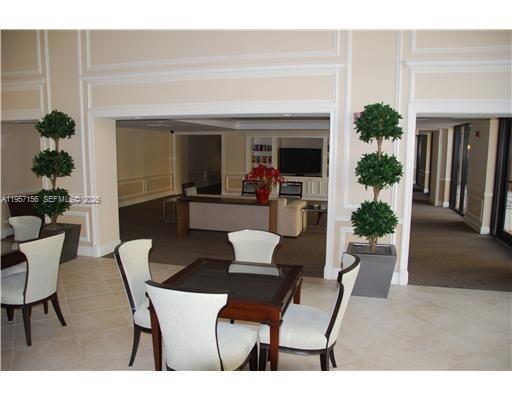 Building Photo - 55 Merrick Way