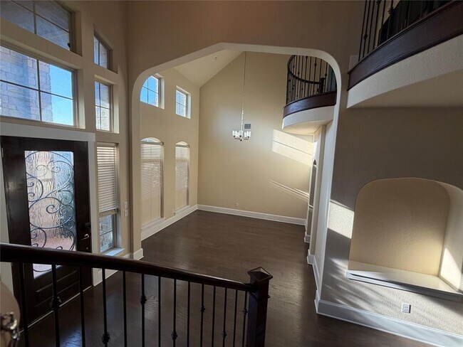 Building Photo - 5449 Diamante Dr
