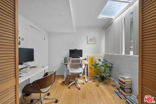 Building Photo - 23 Buccaneer St