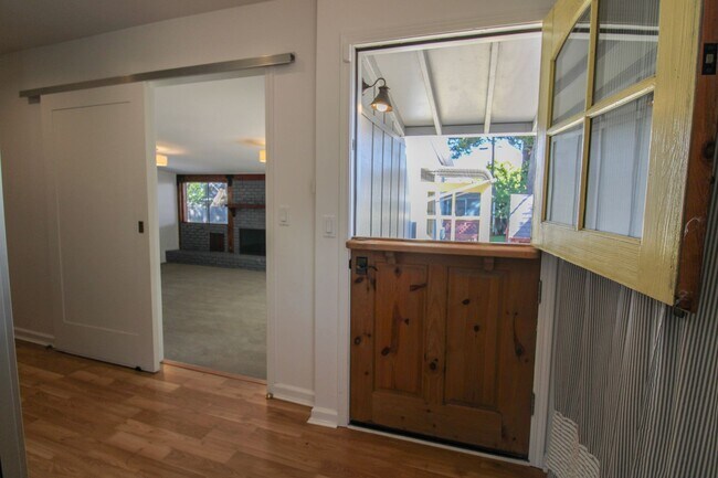 Building Photo - 4 Bedroom House with HUGE Backyard on Historic Buchon St. Near Downtown SLO