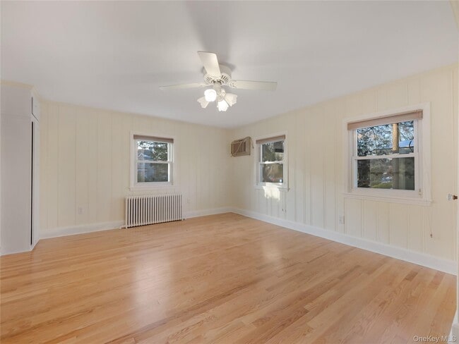 Building Photo - 18 Hughes St