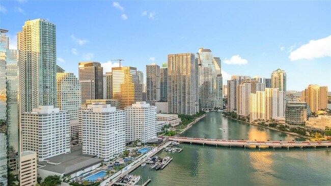 Building Photo - 475 Brickell Ave