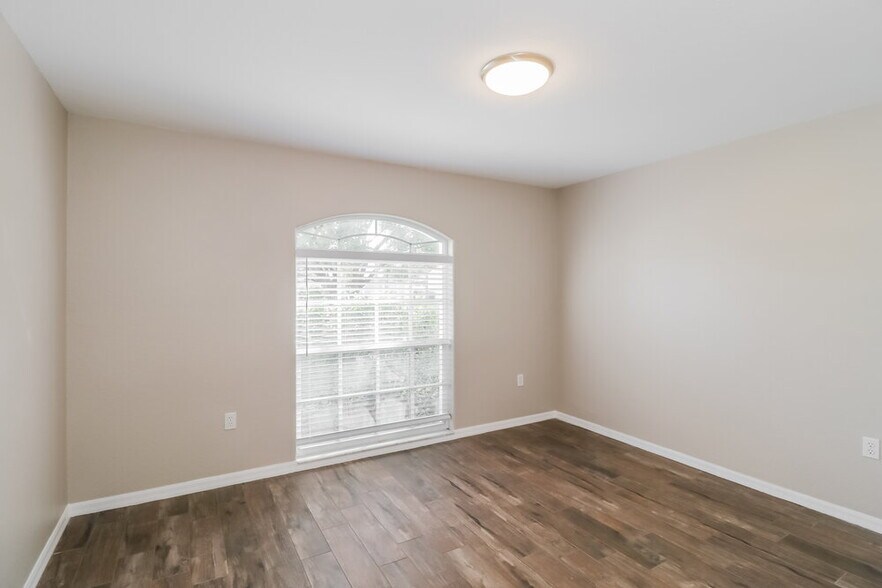 Building Photo - 7742 Ashford Dr