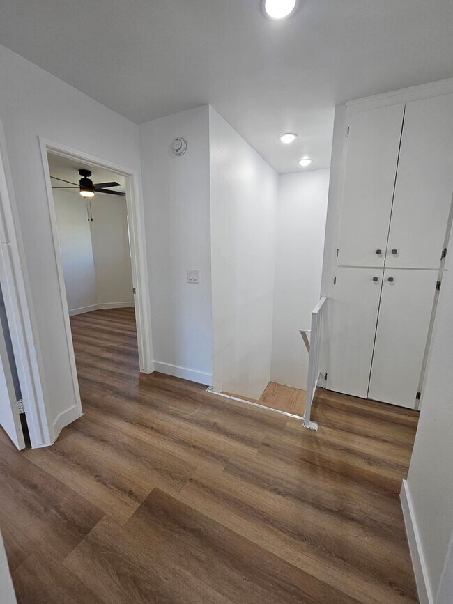 Building Photo - 245 E Ave 38