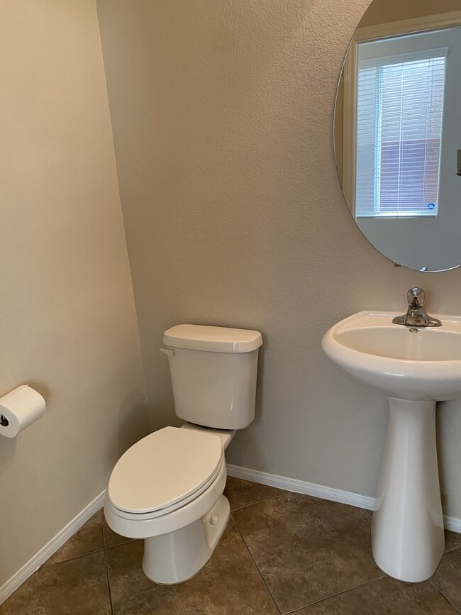 Building Photo - 5090 Silent Valley Ct