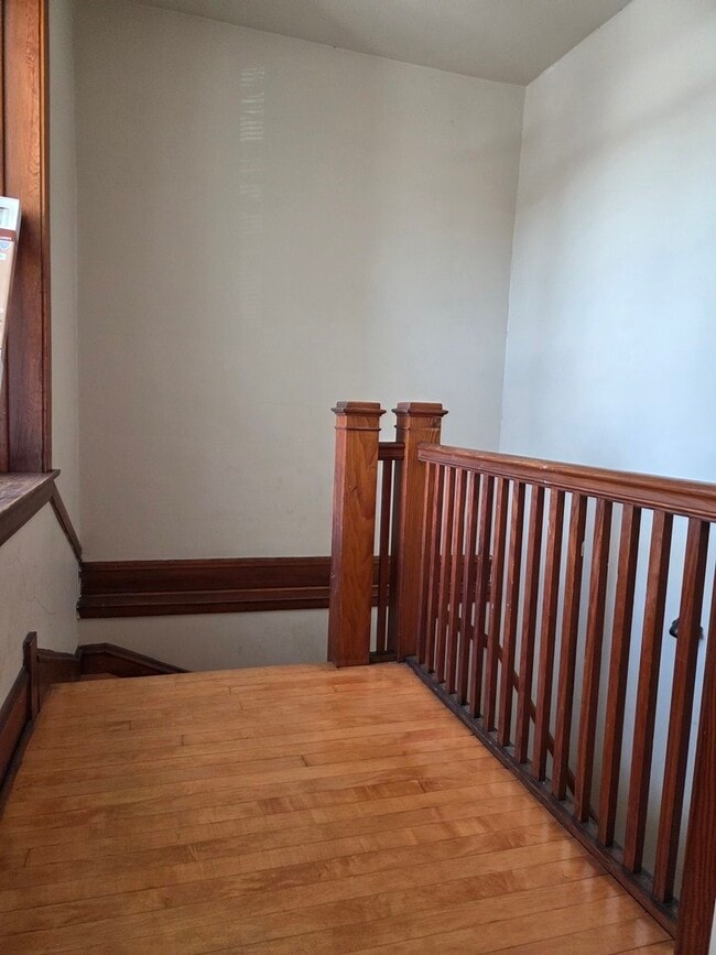 Building Photo - 5434 W Drummond Pl