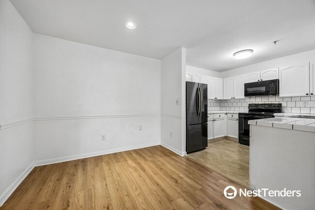 Building Photo - 31255 Paradise Cmns
