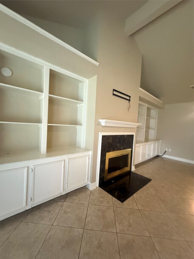 Building Photo - 8210 Paddington Pl Dr