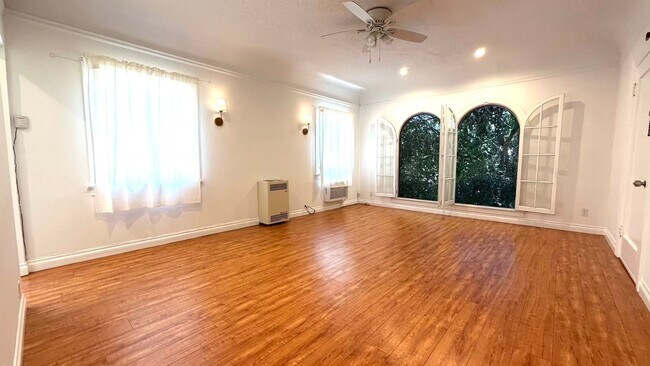 Building Photo - 422 N Spaulding Ave