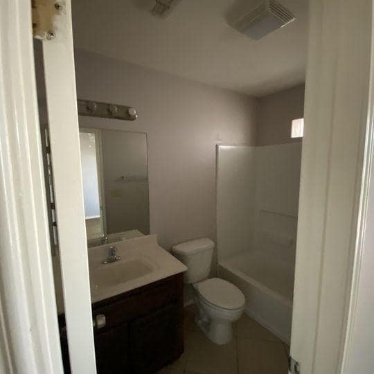 Building Photo - 403 N 48th St