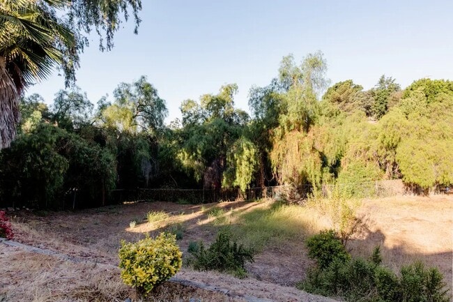 Building Photo - 0948 Hillrose St