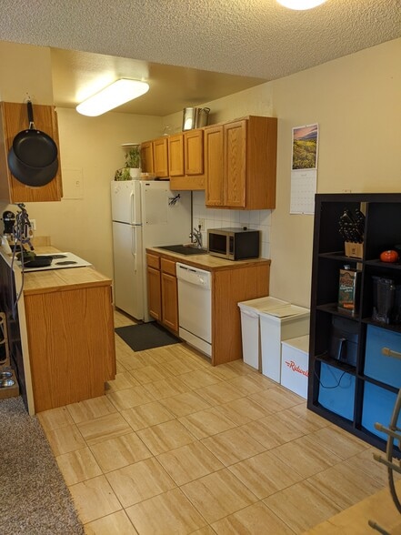 Building Photo - 850 W Moorhead Cir