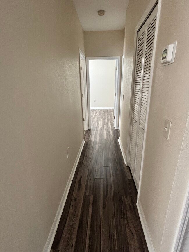 Building Photo - 1375 Lake Shadow Cir