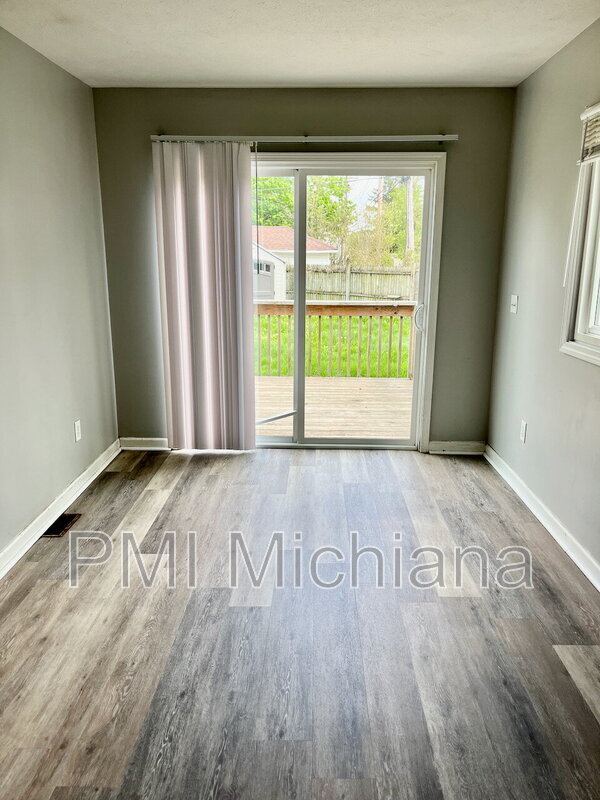 Building Photo - 606 Meridian St